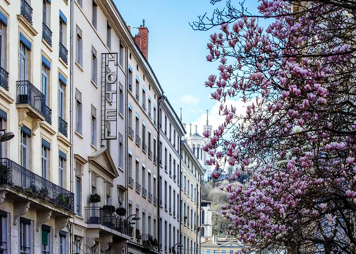 Hôtel 3 étoiles: Hôtel Des Artistes